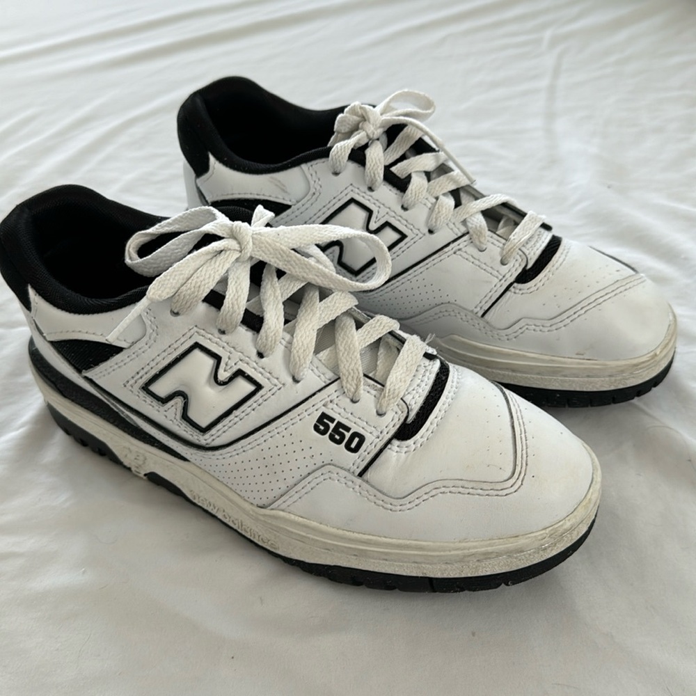 Black/White New Balance 550s